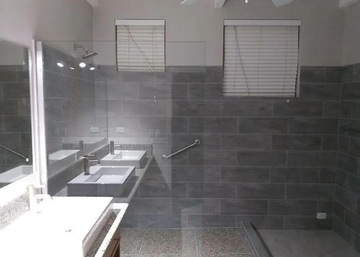 Sanctuary & Retreat Aparthotel 3*